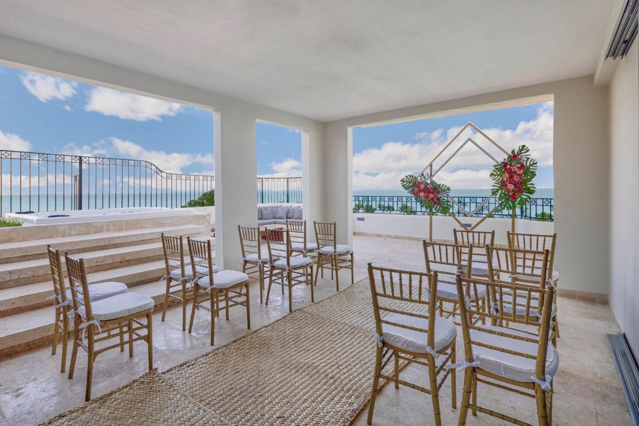 เฟียสตา อเมริกานา กอนเดซา กังกุน ออล อินคลูซีฟ Hotel แคนคูน ภายนอก รูปภาพ The resort's wedding chapel