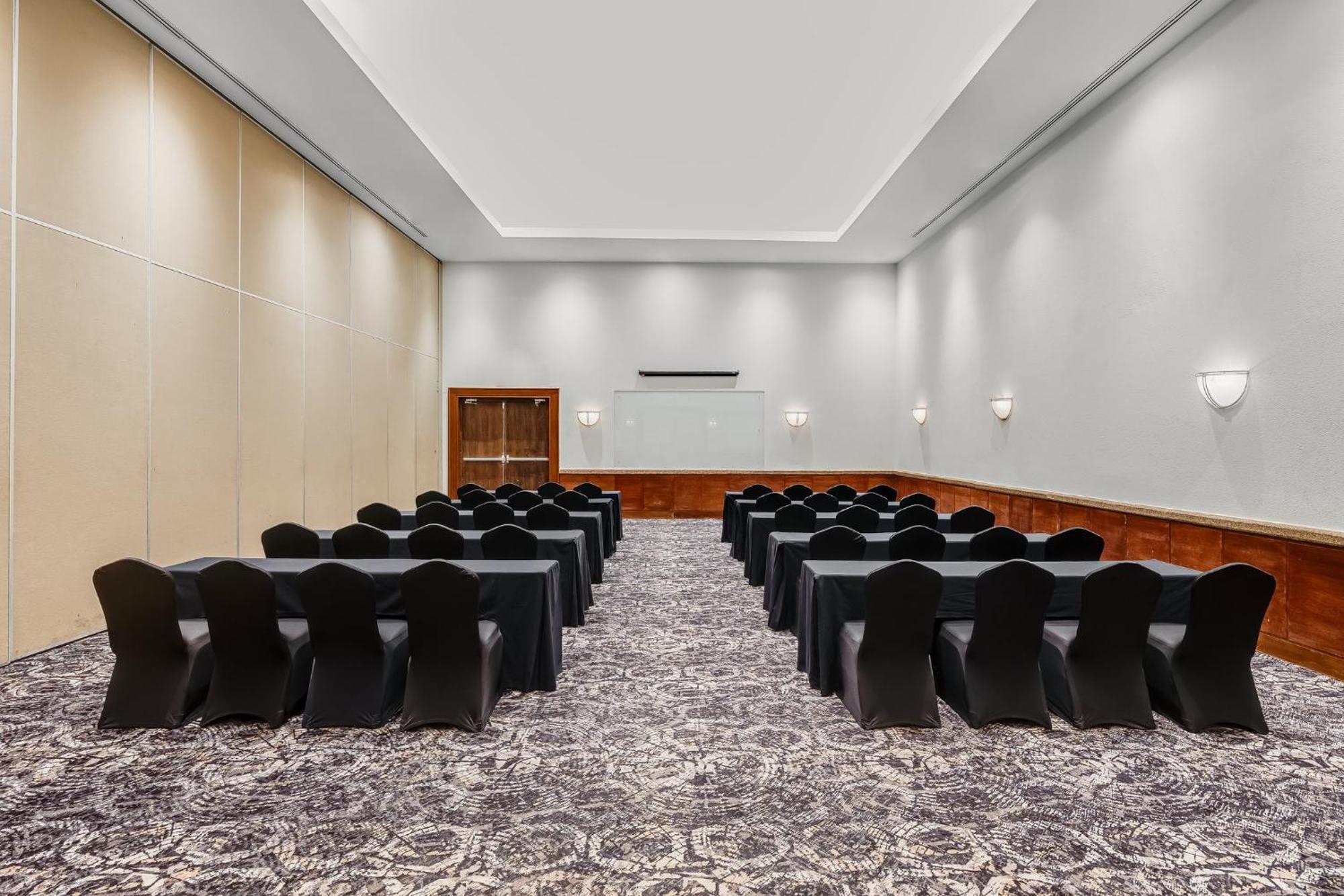 เฟียสตา อเมริกานา กอนเดซา กังกุน ออล อินคลูซีฟ Hotel แคนคูน ภายนอก รูปภาพ Meeting room