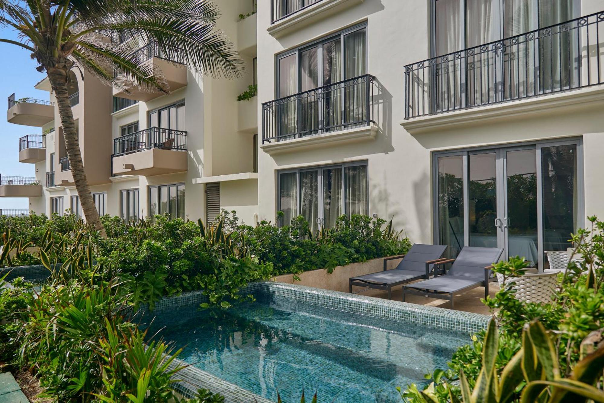 เฟียสตา อเมริกานา กอนเดซา กังกุน ออล อินคลูซีฟ Hotel แคนคูน ภายนอก รูปภาพ A swim-out room at the Grand Palladium Hotel in Cancun, Mexico